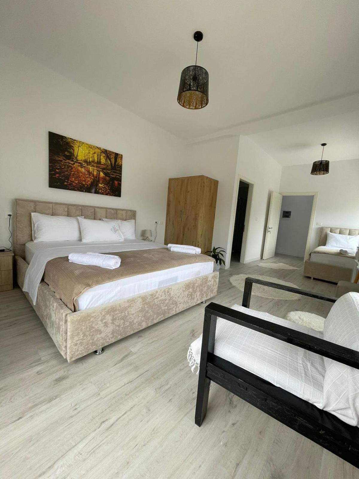 Ilvi Guesthouse Gjirokastër Exteriör bild