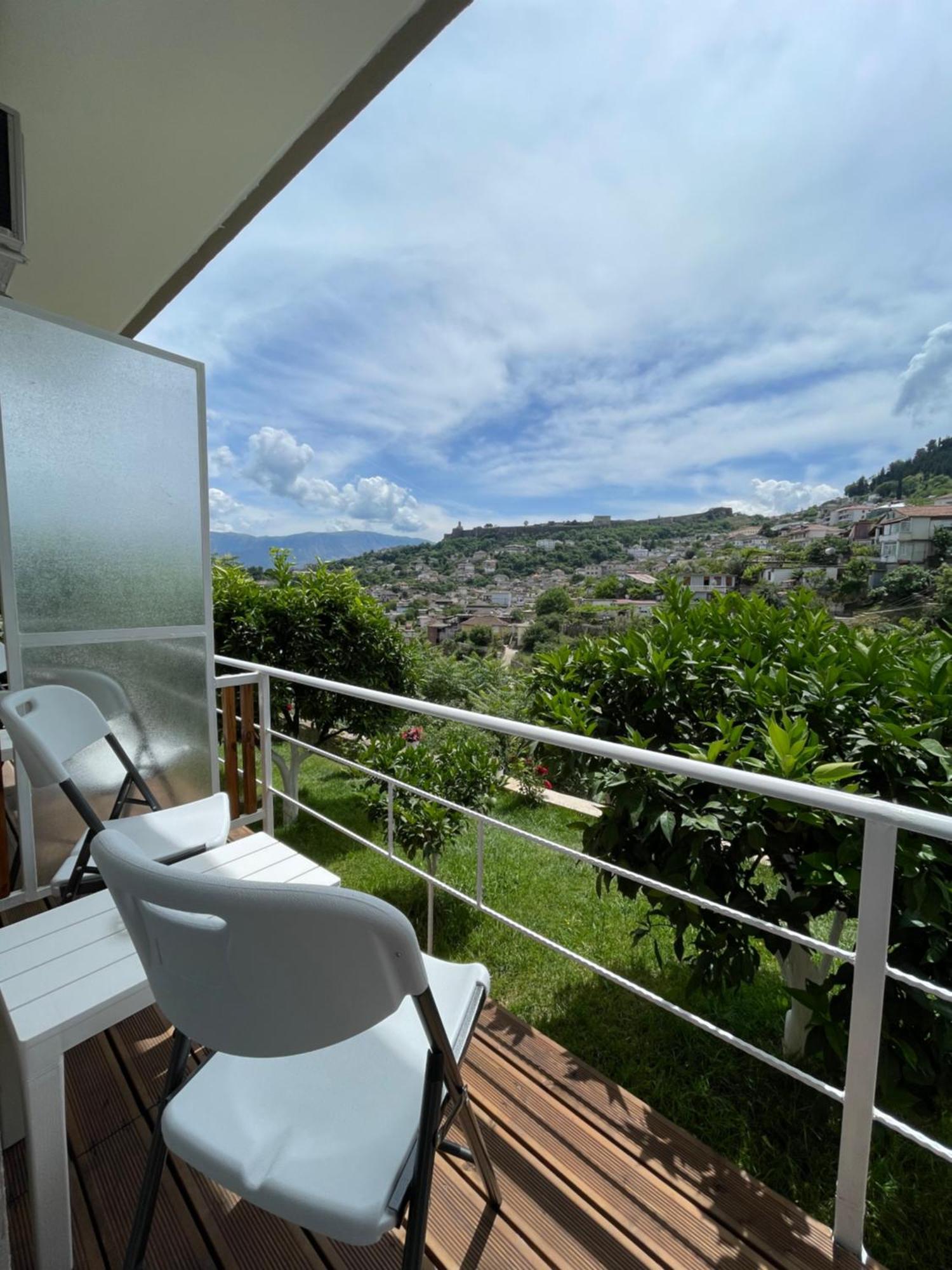 Ilvi Guesthouse Gjirokastër Exteriör bild