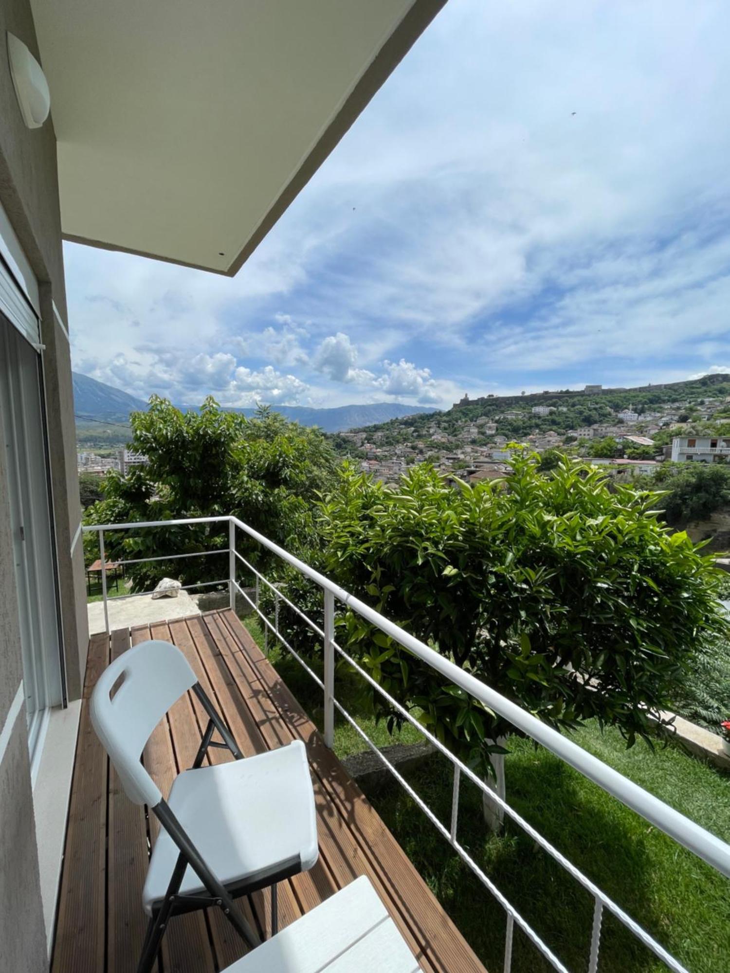 Ilvi Guesthouse Gjirokastër Exteriör bild